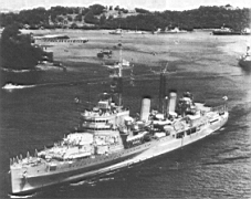 29.jpg: «Белфаст» под адмиральским флагом покидает Сингапур, март 1962 г. 