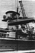 36.jpg: Подъем моторного катера на борт «Шеера»,  1935 г.