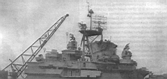 08.jpg: Антенны радаров SM и SK на мачте «Тикондероги» перед сдачей корабля флоту, апрель 1944 г.