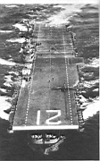 28.jpg: Авианосец CV-21 «Боксер» во время действий у берегов Кореи, 1951 г.