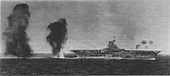 15.jpg: «Арк Ройял» под бомбами итальянских самолетов 9 июля 1940 г.