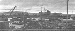 09.jpg: Один из эсминцев типа «Акицуки» с полным составом вооружения в порту Модзи, 15 сентября 1945 г.