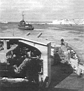 06.jpg: Артиллерийская установка Mk.XIX эсминца «Нубиэн». Мальта, апрель 1943 г.