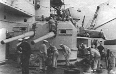 18.jpg: 150-мм башня левого борта линкора «Гнейзенау»