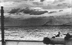 84.jpg: Операция «Церберус»: «Гнейзенау» в окружении эсминцев идет на прорыв. Фото сделано с эскадренного миноносца Z-14 «Фридрих Ин», 12 февраля 1942 г.