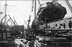 17.jpg: Разрушенная кормовая труба и перебитые опоры грот-мачты «Кирова» после авианалета 24 апреля 1942 г.