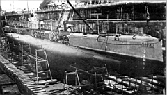 01.jpg: Подводная лодка 'Морж' в доке, 1916 г.