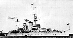 v02.jpg: Frobisher под вице-адмиральским флагом в качестве флагманского корабля 1-й крейсерской эскадры Средиземноморского флота