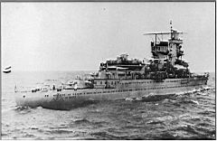 Крейсер De Ruyter во время перехода в Голландскую Ост-Индию