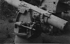 07.jpg: 75-мм пушка Канэ на станке Металлического завода. Экспонат Морского музея в Констанце (Румыния).