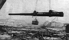 37.jpg: Погрузка 12'/52 орудия на линкор «Гангут».
