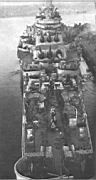 16.jpg: Необычную форму носовой части корпуса последних американских линкоров наглядно демонстрирует этот снимок «Нью-Джерси», сделанный на верьфи «Пьюджет Саунд» в июне 1945 г.