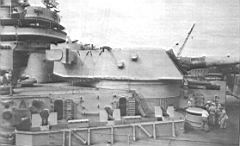 33.jpg: 406-мм башня № 2 линкора «Айова», июль 1943 г.