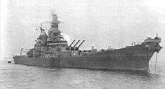 55.jpg: «Айова» на рейде Нью-Йорка после завершения учебного похода, 9 июля 1943 г.